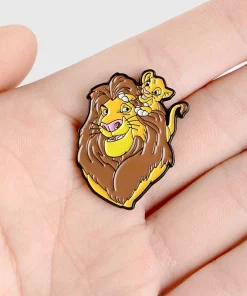 PIN METALICO DEL REY LEON EN CALI