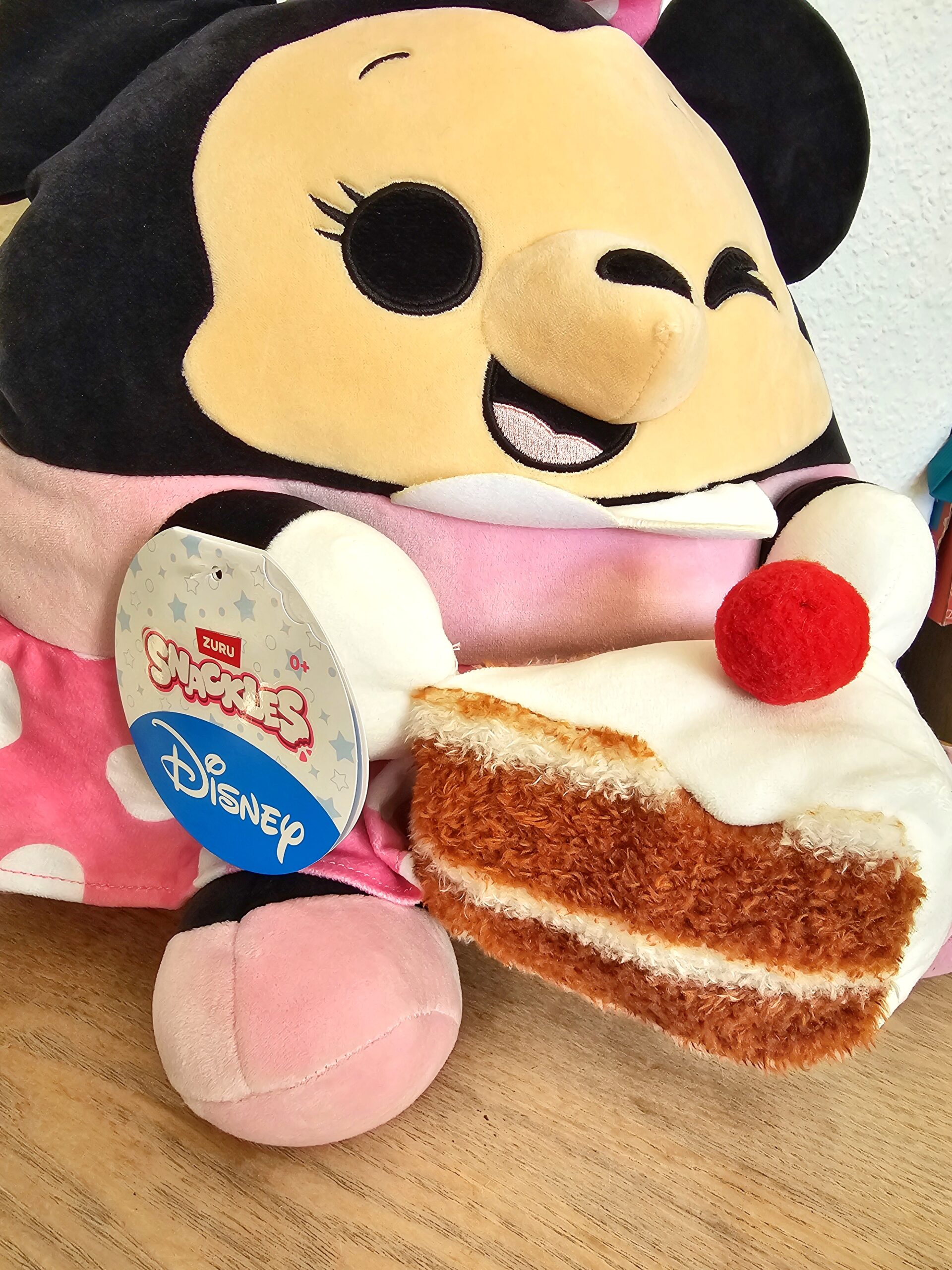 20260104_105013 peluche snackle de minnie mouse en cali