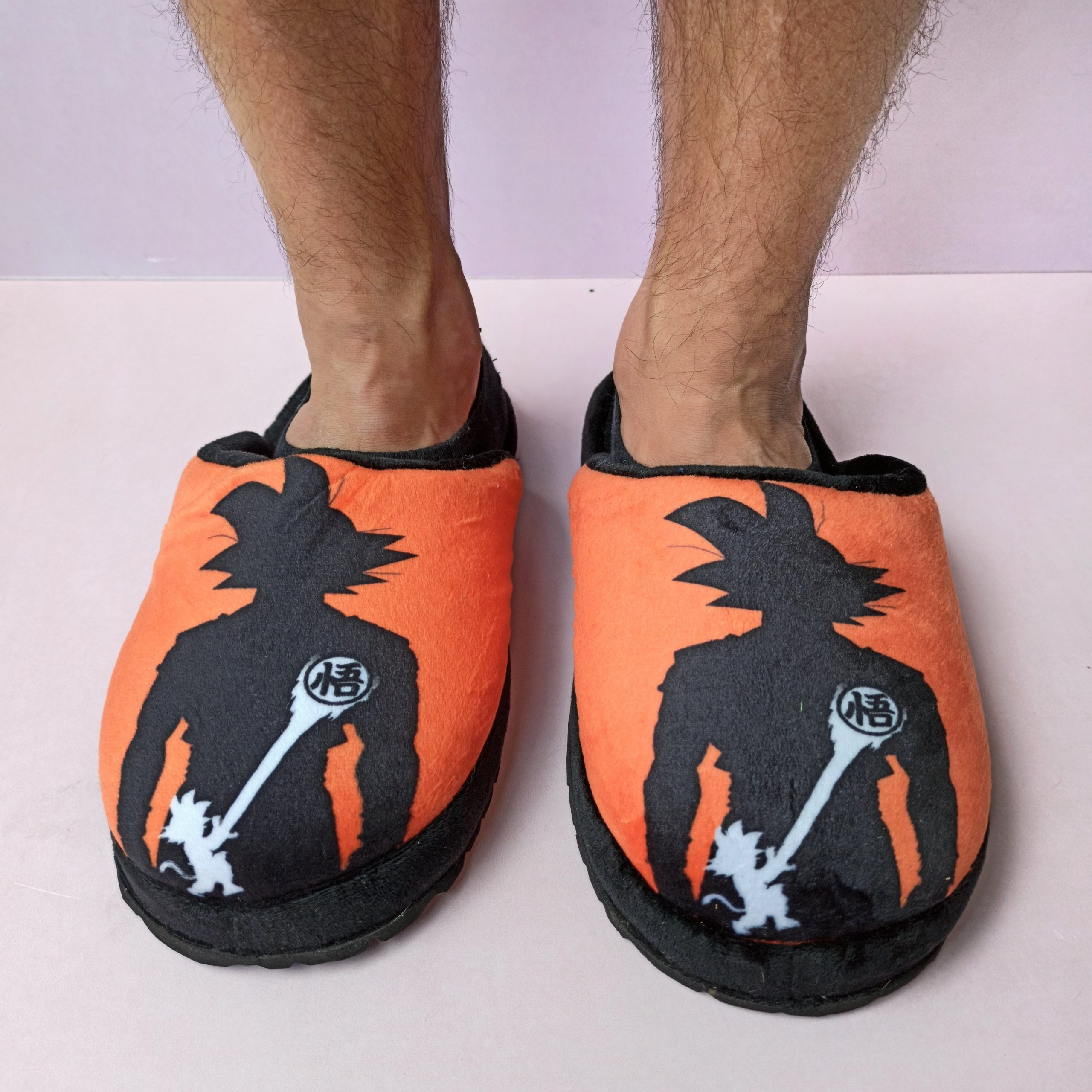 1720896240445-01-scaled.jpeg pantuflas dragon ball en cali