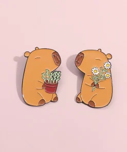 Pin capibara con flores en cali