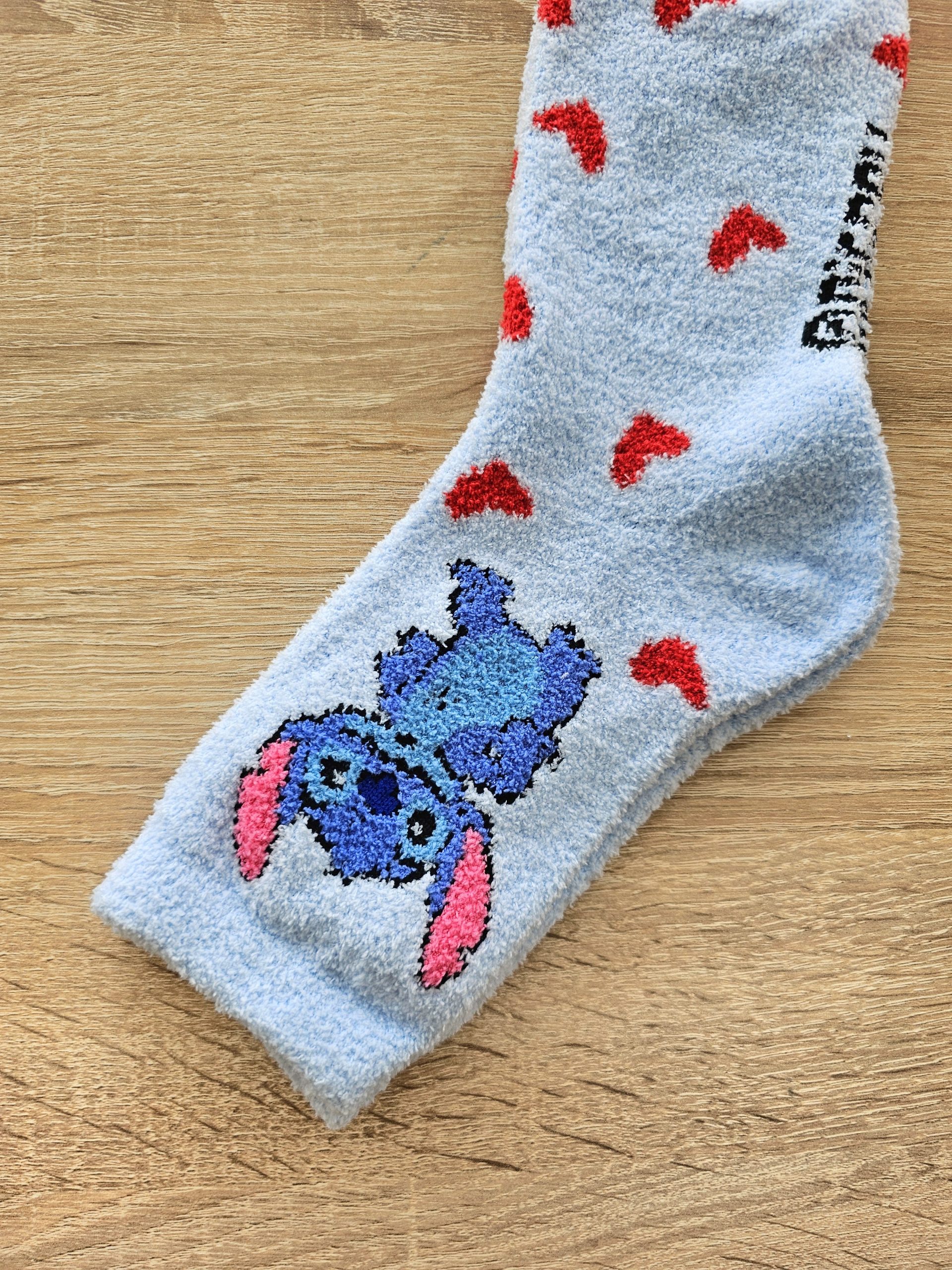 20240829_095113 Medias afelpadas de stitch