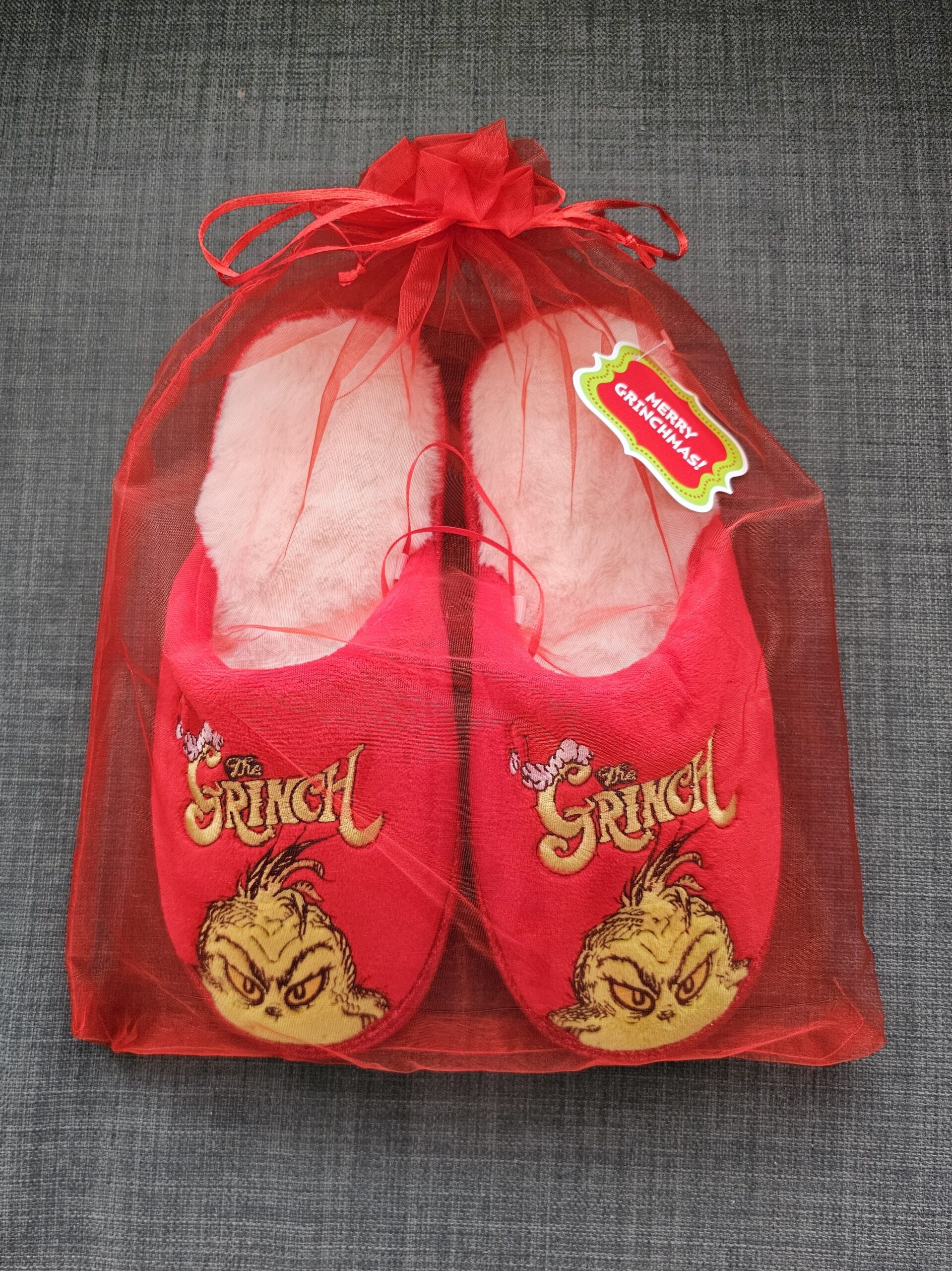 20241021_141908 Pantuflas del Grinch en Colombia