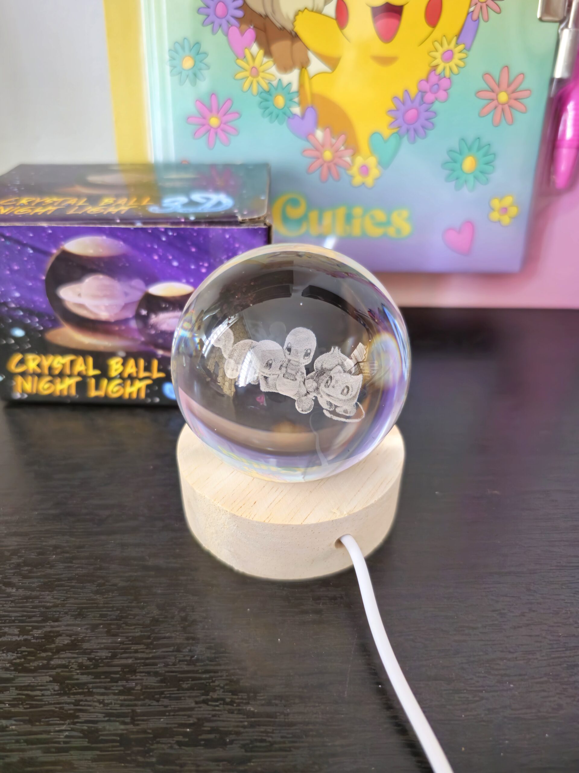 20250204_124012 Lampara esfera de cristal de pokémon en cali