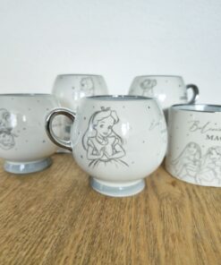 Taza Premium Disney 100 de Alicia en el país de las maravillas en colombia