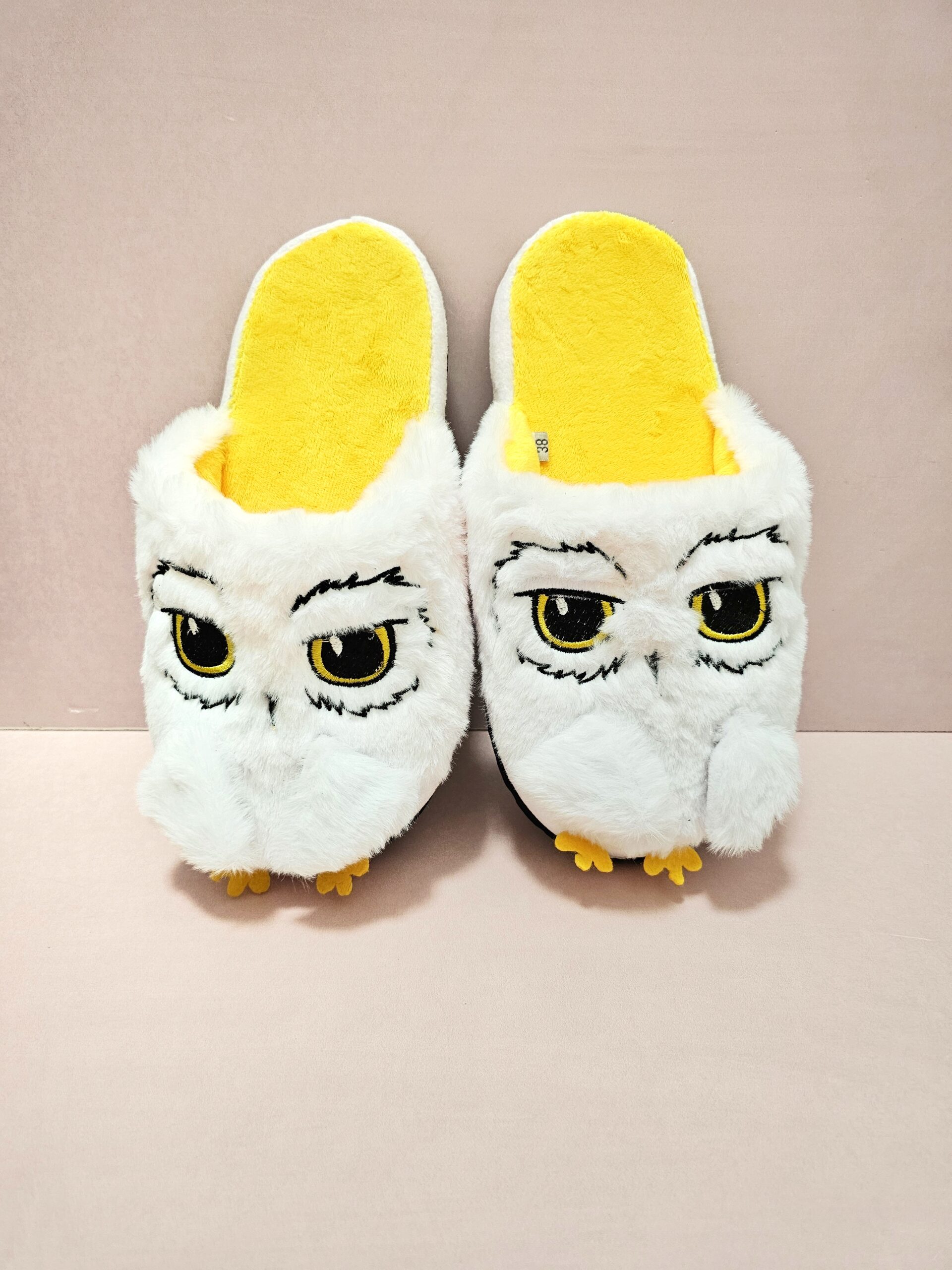 20250223_130708 Pantuflas hedwig de harry potter en cali