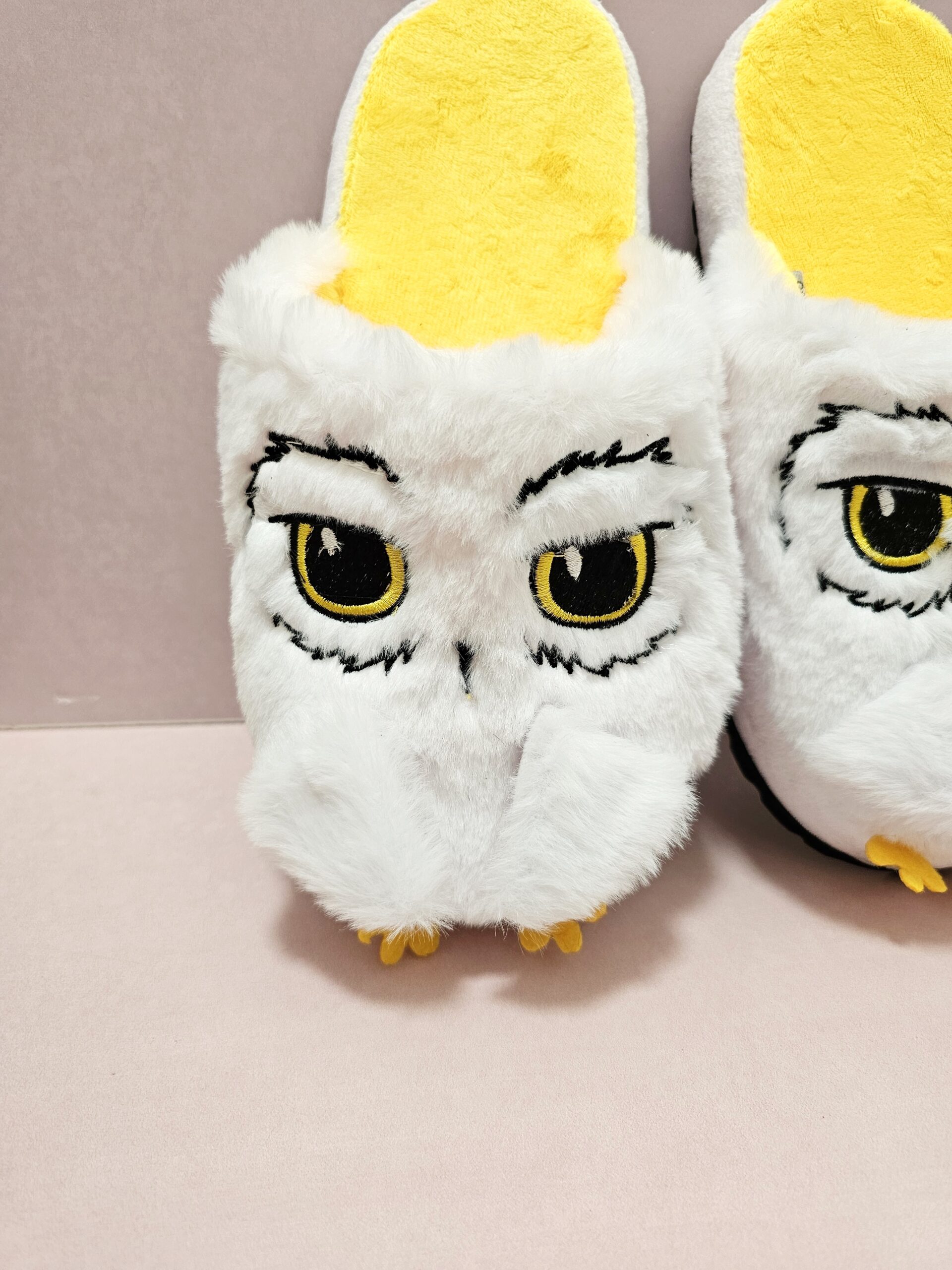20250223_130712 Pantuflas hedwig de harry potter en cali