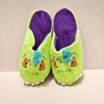 Pantuflas Dinosaurio Reptar bordado