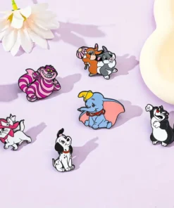 pin metalico de dumbo, lucifer, gata marie, dalamtas en cali