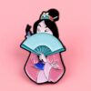 pin metálico mulan en colombia