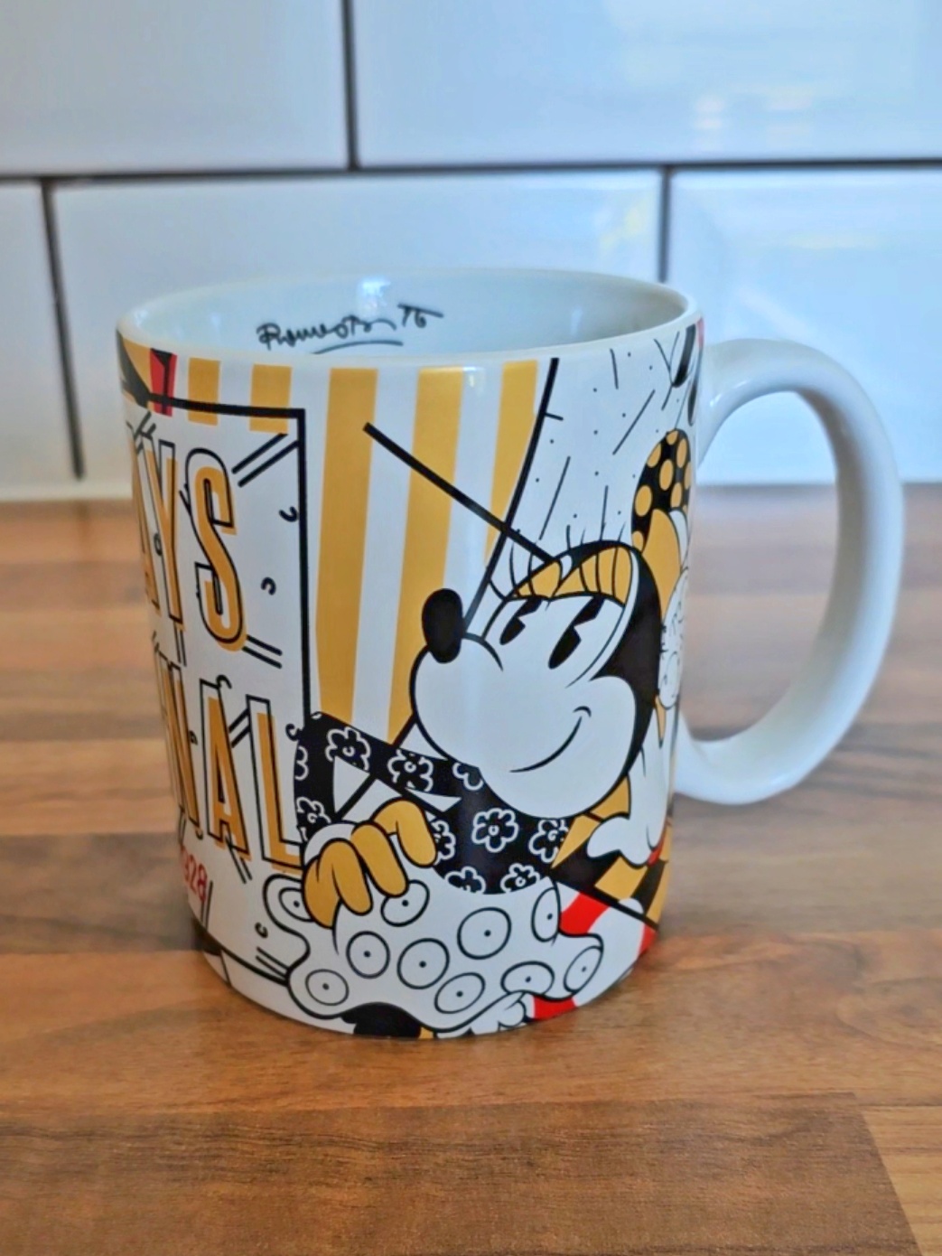 Screenshot_20250706_150705_Gallery taza Disney Britto de Minnie y Mickey en colombia