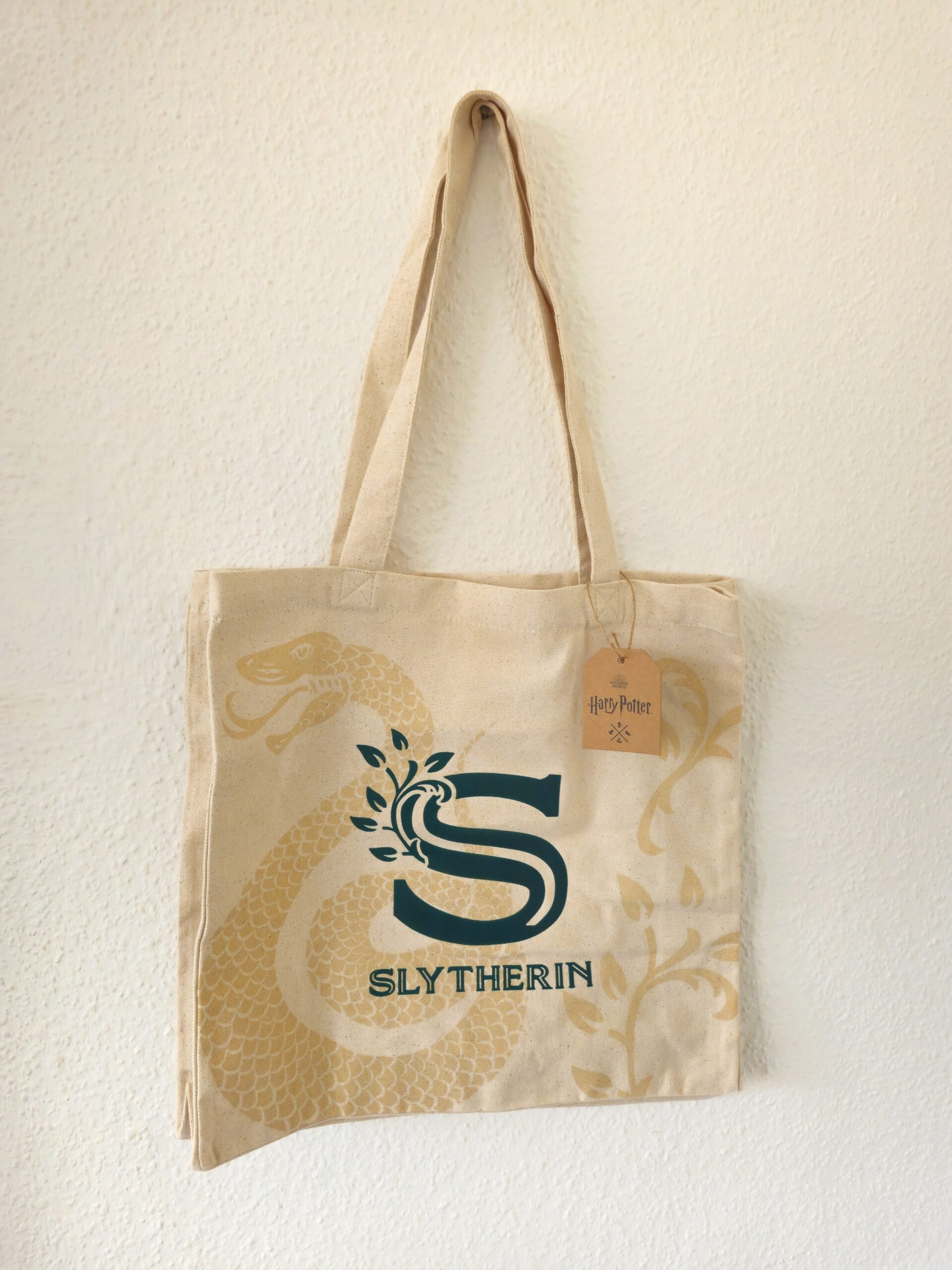 20250920_105905(1) ote bag Mascot house Slytherin harry potter en cali