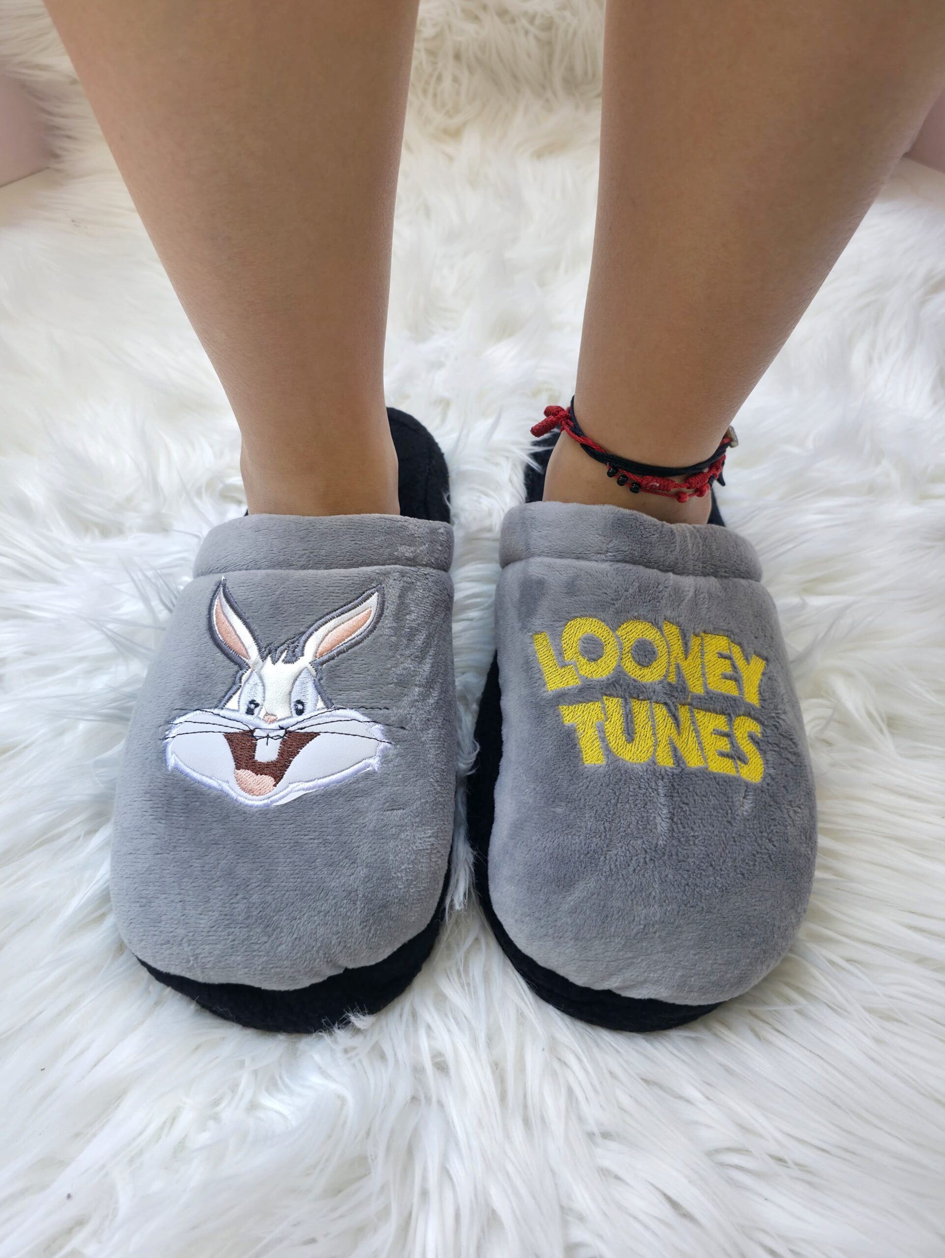 IMG-20251109-WA0072 Pantuflas bugs bunny en cali