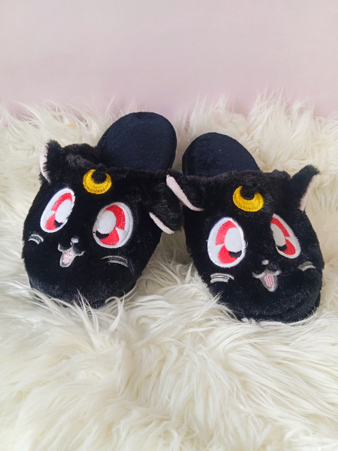IMG-20260103-WA0002 Pantuflas gata luna de sailor moon en cali