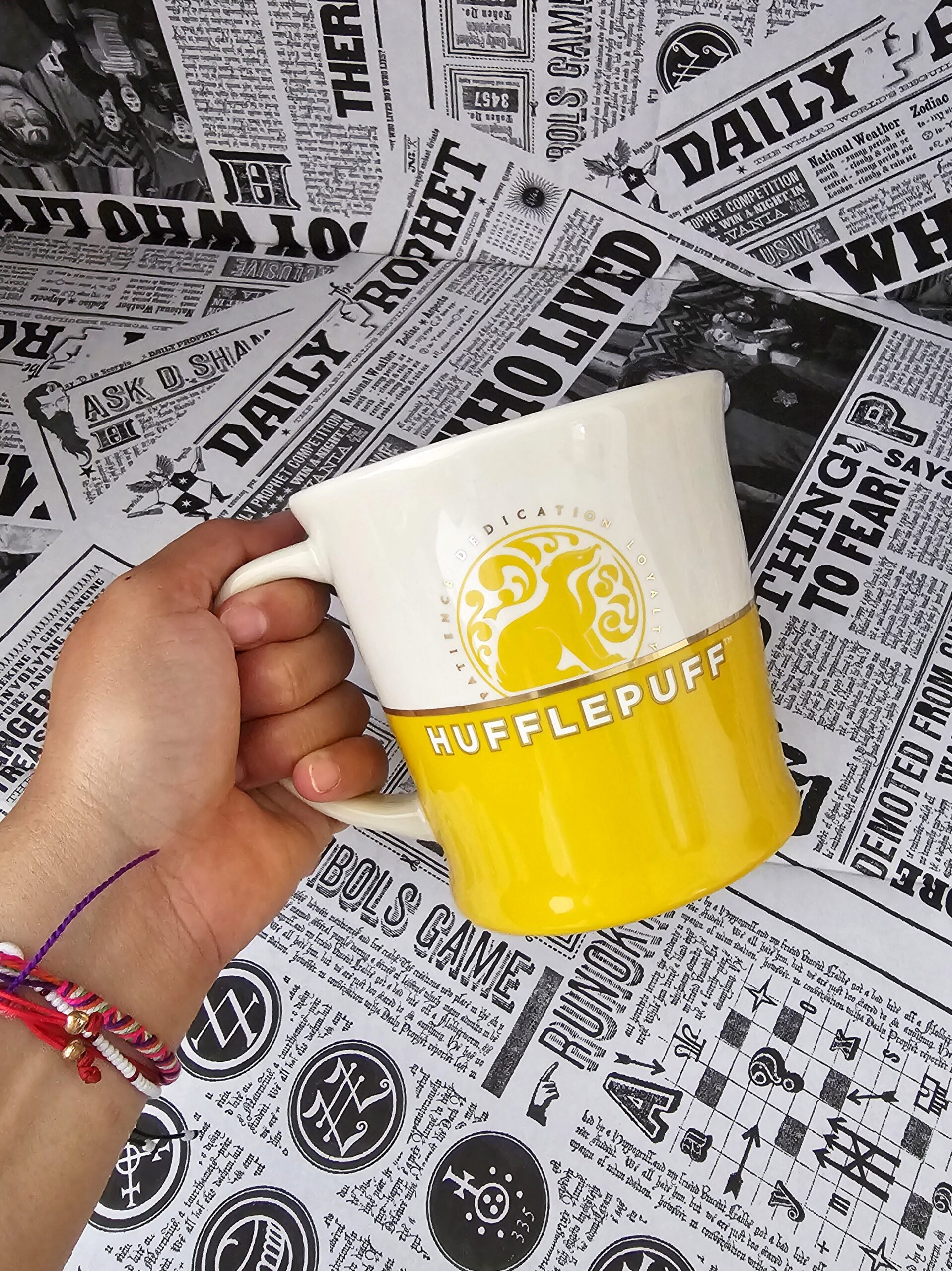 Taza Oficial Harry Potter: Taza Oficial Harry Potter Hufflepuff en Cali